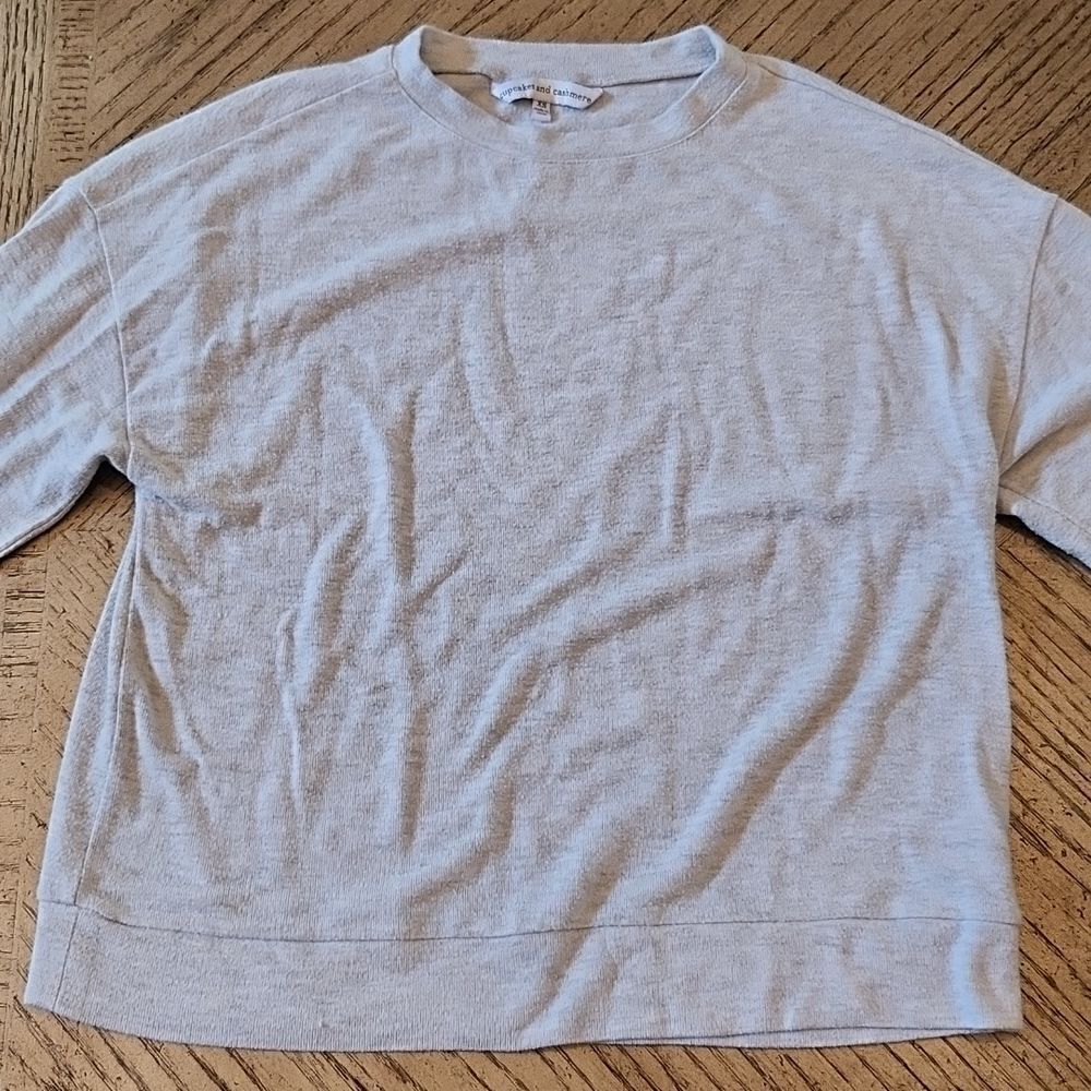 Gray sweater top XS cupcakes and cashmere